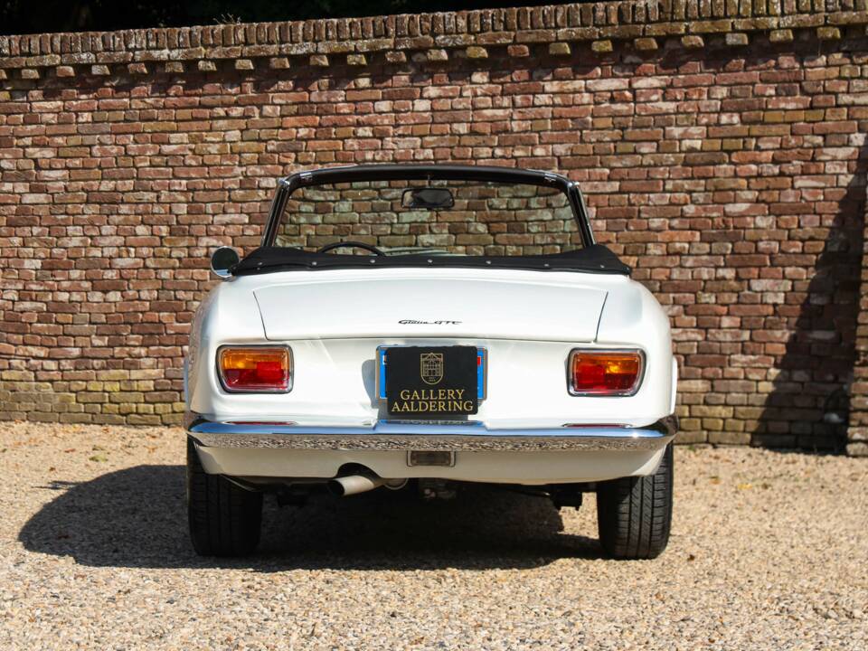 Image 23/50 of Alfa Romeo Giulia 1600 GTC (1966)