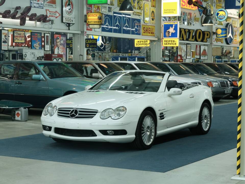 Image 14/50 of Mercedes-Benz SL 55 AMG (2003)