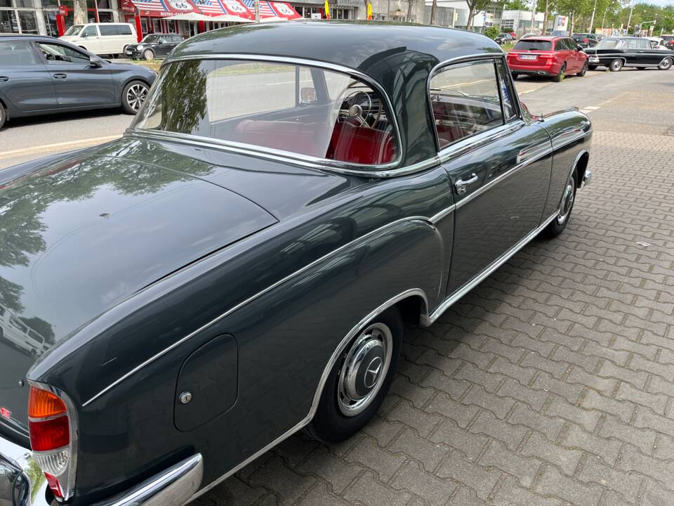 Bild 4/10 von Mercedes-Benz 220 S (1958)