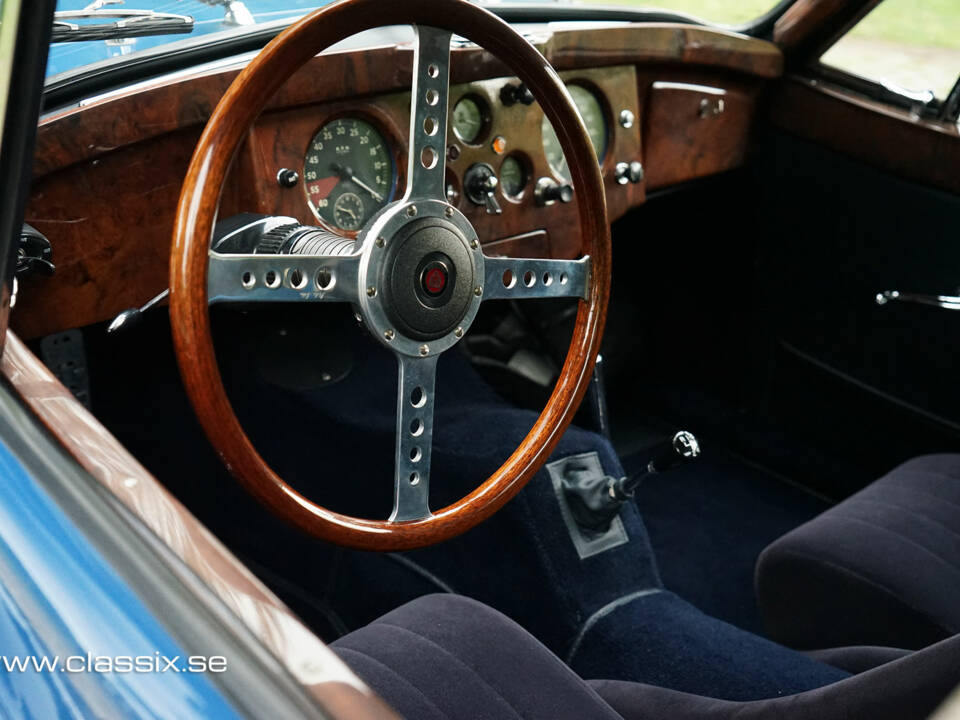 Image 19/24 of Jaguar XK 120 FHC (1953)