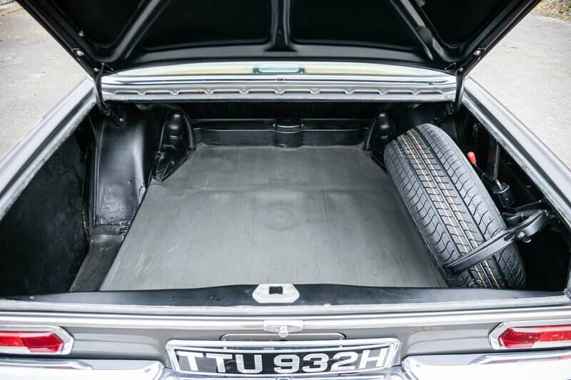 Image 28/36 of Mercedes-Benz 300 SEL 6.3 (1970)