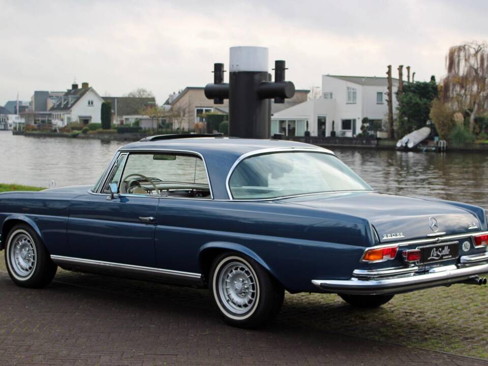 Image 5/27 de Mercedes-Benz 280 SE 3,5 (1971)