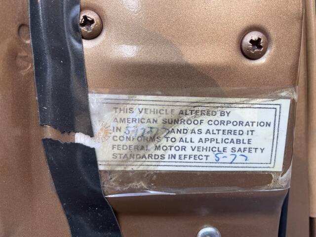Bild 27/33 von Cadillac Fleetwood Eldorado Biarritz Coupe (1977)