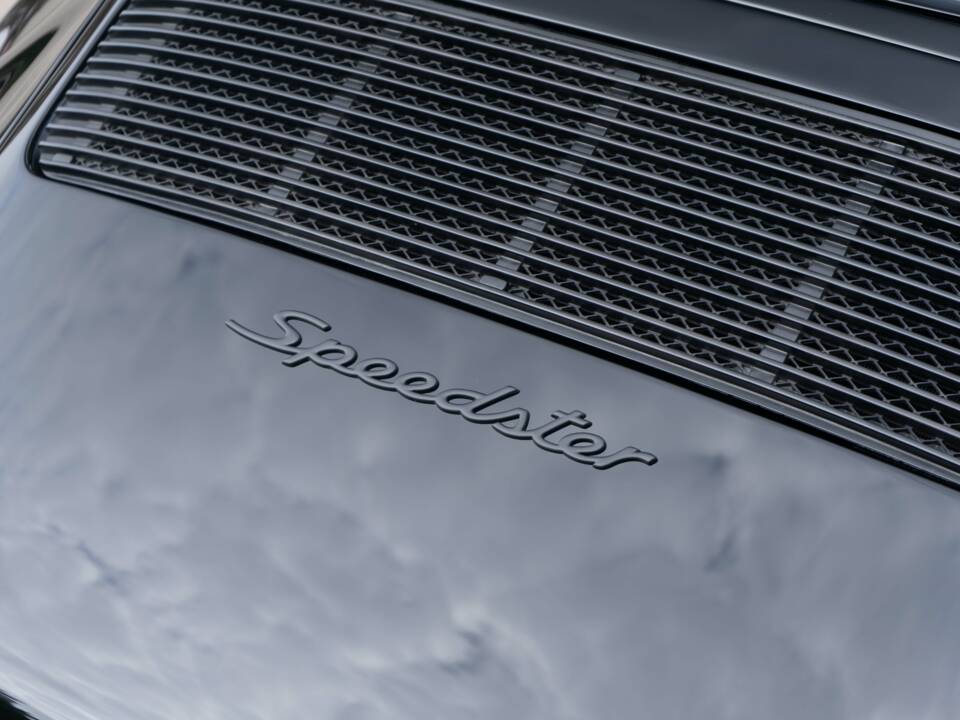 Imagen 27/32 de Porsche 911 Speedster 3.2 (1989)