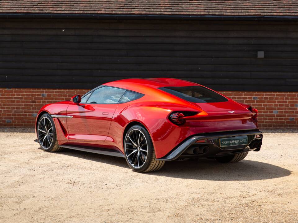 Image 3/80 of Aston Martin Vanquish Zagato (2017)