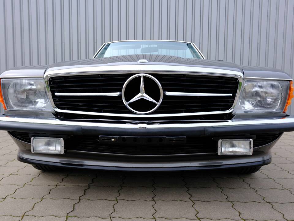 Image 30/97 de Mercedes-Benz 560 SL (1987)