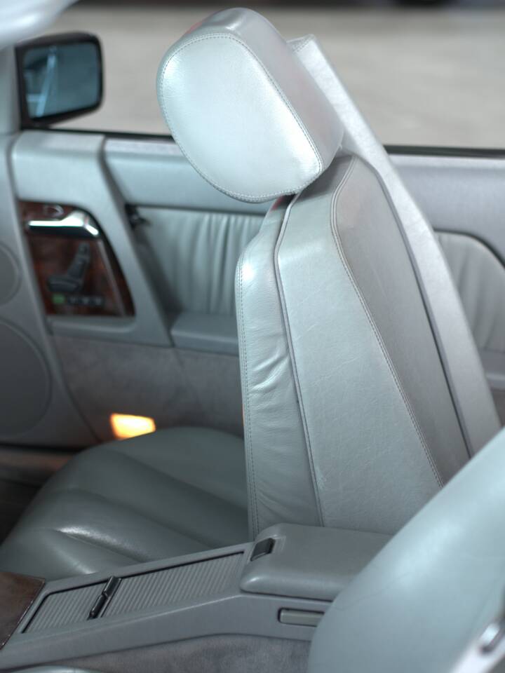 Image 55/56 de Mercedes-Benz 500 SL (1993)