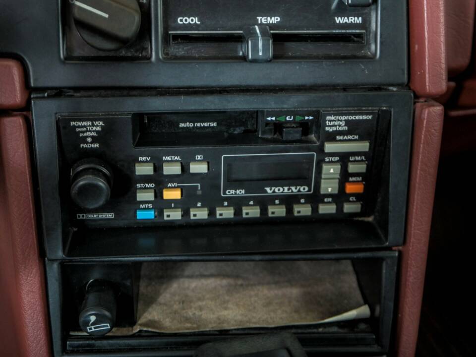 Image 25/50 de Volvo 740 (1984)