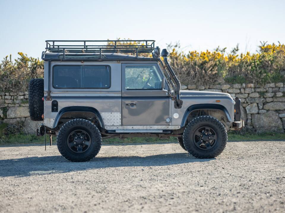 Afbeelding 9/33 van Land Rover Defender 90 Td5 (2001)