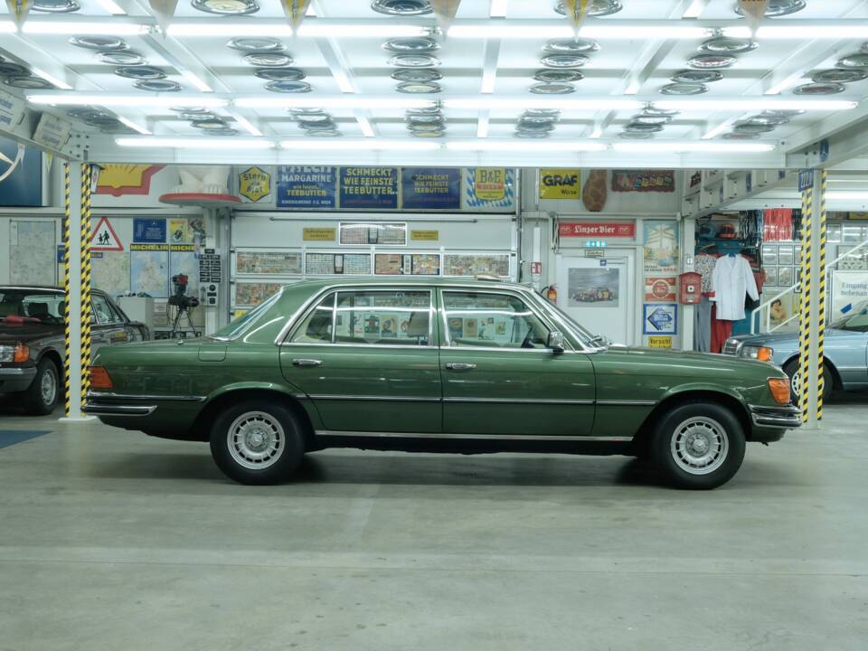 Image 14/50 de Mercedes-Benz 450 SEL 6,9 (1975)