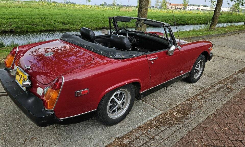 Image 7/8 of MG Midget 1500 (1978)