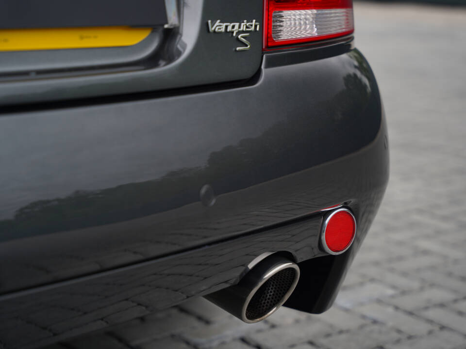 Image 46/50 of Aston Martin V12 Vanquish S (2007)