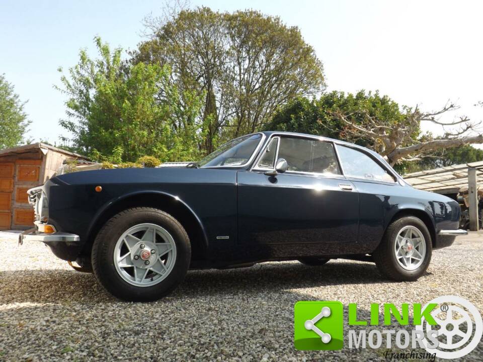 Immagine 10/10 di Alfa Romeo Giulia GT 1300 Junior (1974)