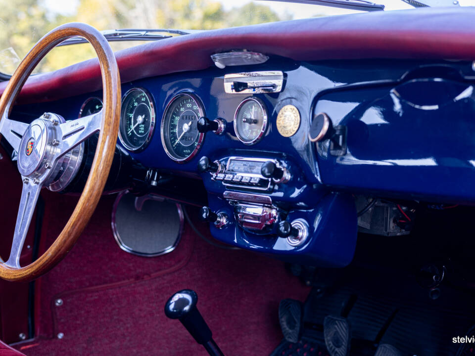 Image 37/57 of Porsche 356 C 1600 SC (1964)