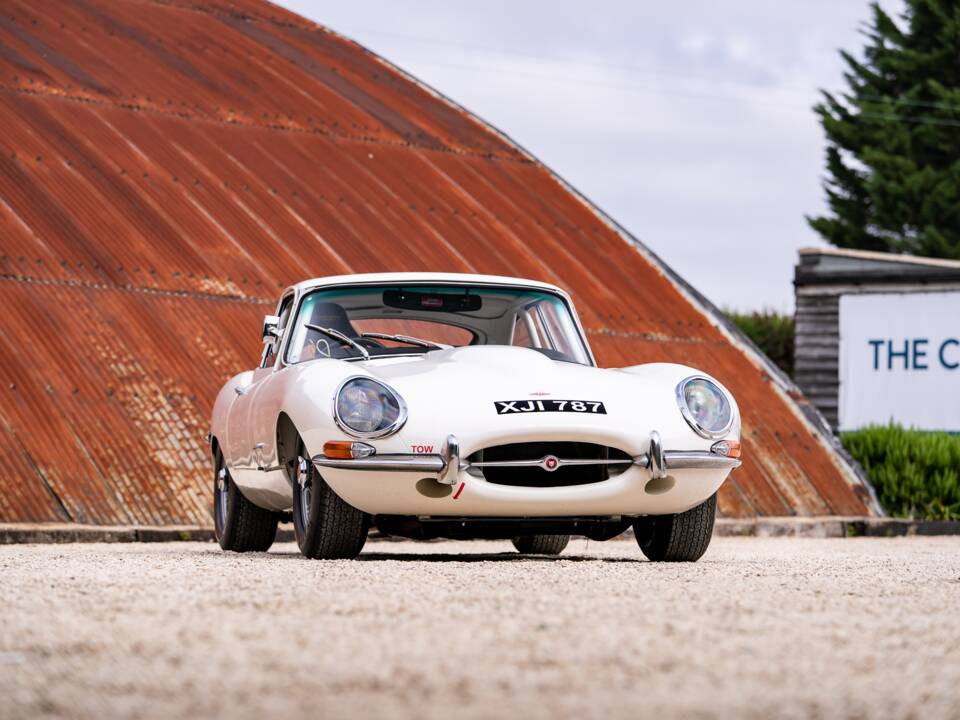Afbeelding 46/46 van Jaguar E-Type 3.8 (1962)