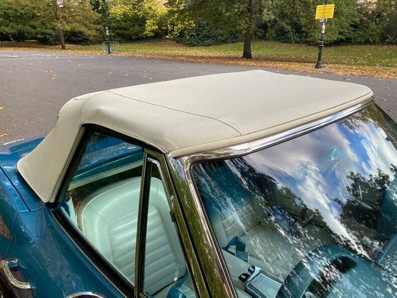 Bild 34/50 von Chevrolet Corvette Sting Ray Convertible (1966)