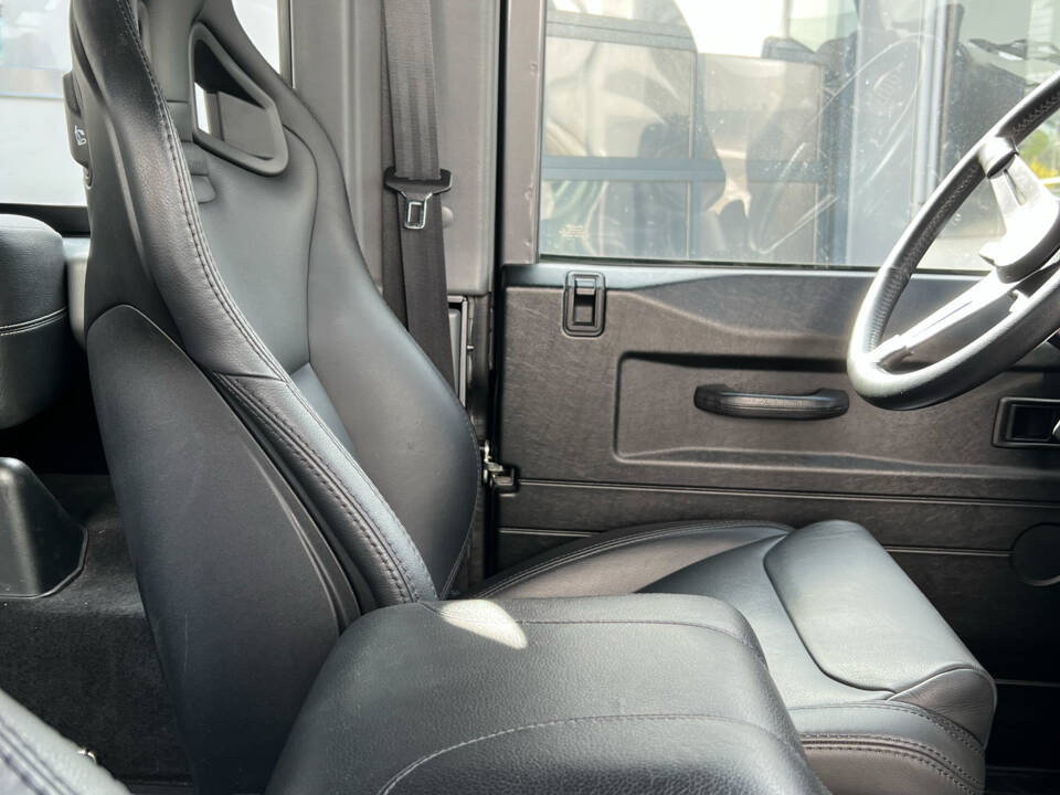 Immagine 10/28 di Land Rover Defender 90 (2015)