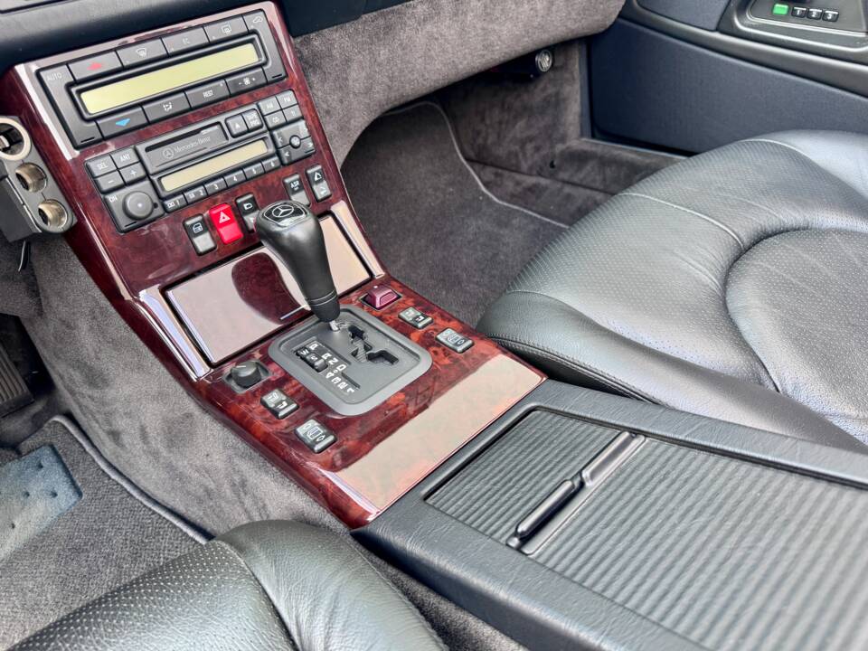 Image 27/49 de Mercedes-Benz SL 500 (1997)