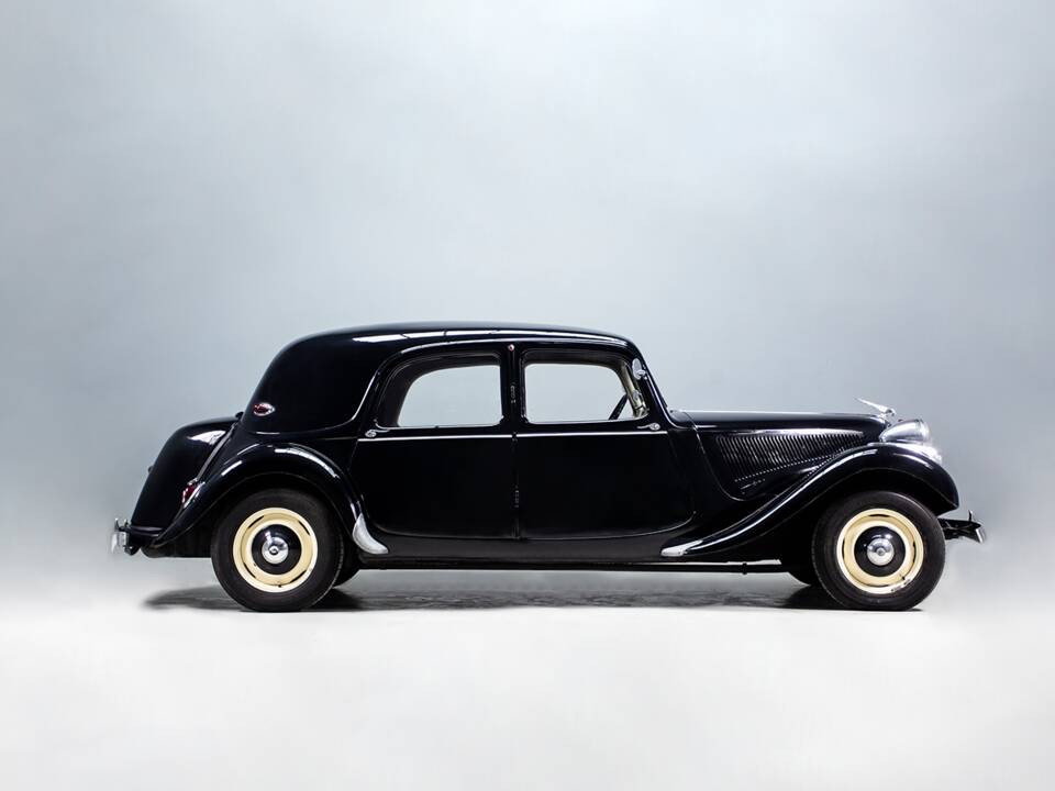 Immagine 6/35 di Citroën Traction Avant 11 légère (1955)