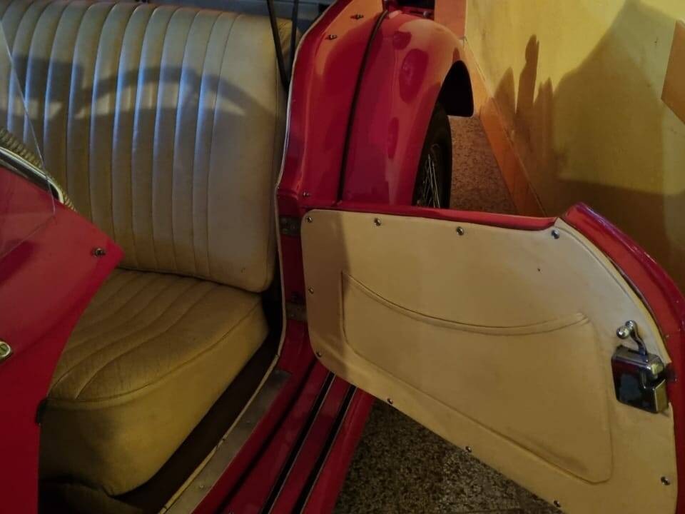 Image 7/8 of MG TD (1952)