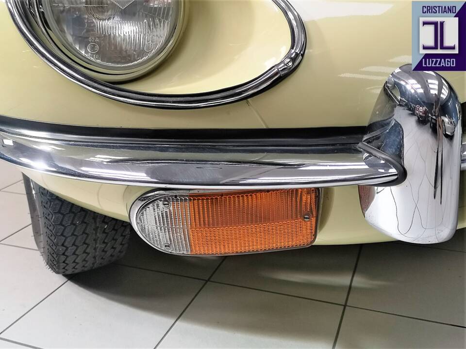 Image 13/51 de Jaguar E-Type (1970)