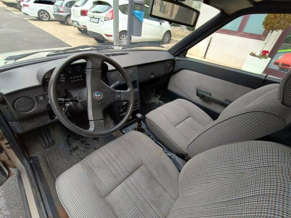 Immagine 26/50 di Alfa Romeo 33 - 1.3 S (1989)