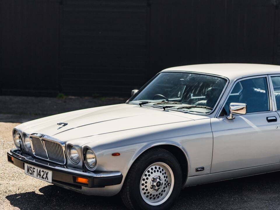 Imagen 8/50 de Jaguar XJ 6 4.2 (1982)