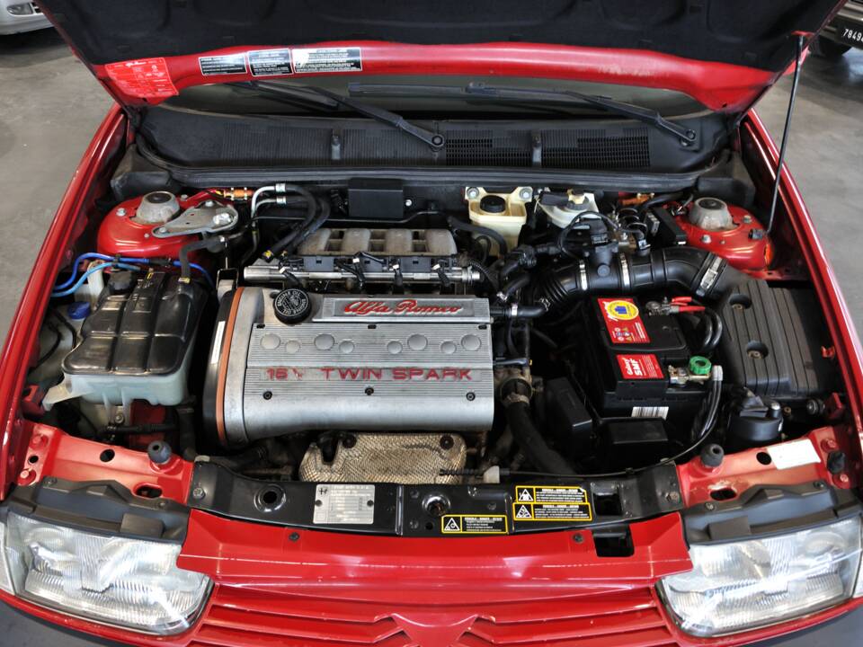 Afbeelding 14/29 van Alfa Romeo 145 Quadrifoglio Verde (1996)