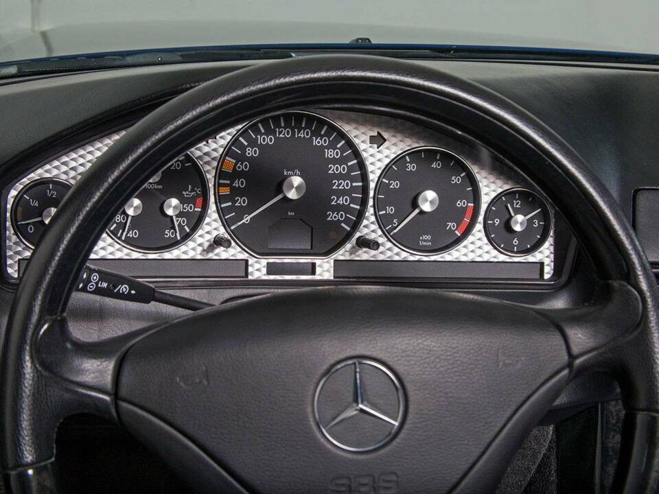 Image 32/36 de Mercedes-Benz SL 320 "Final Edition" (2000)