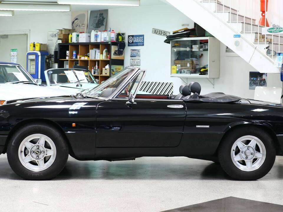 Bild 5/32 von Alfa Romeo 2.0 Spider (1989)