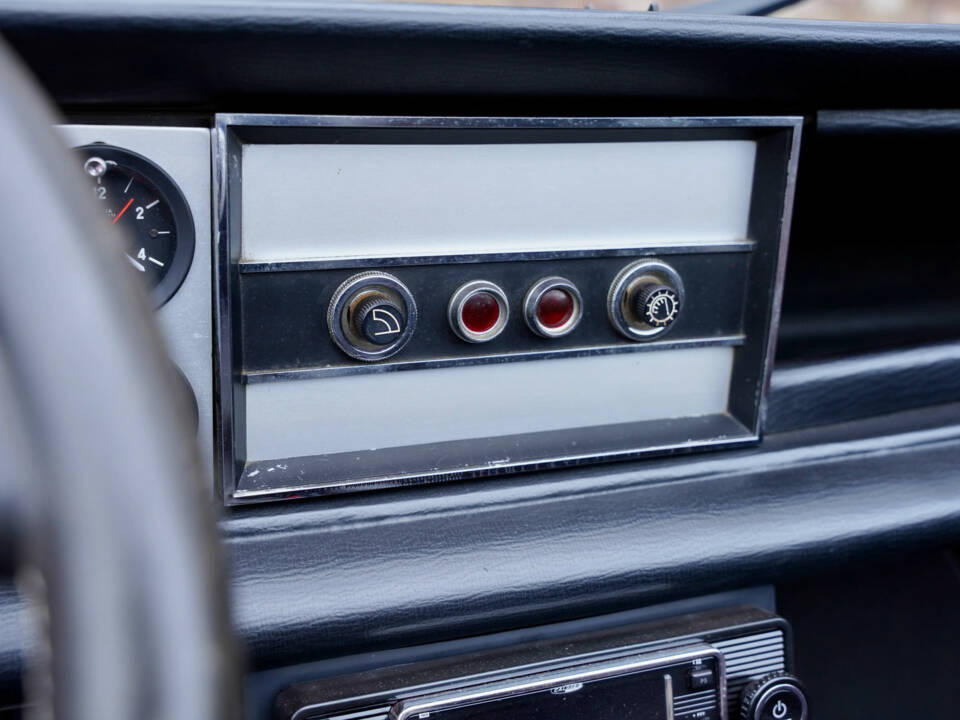 Imagen 32/50 de FIAT 124 Sport Spider (1973)