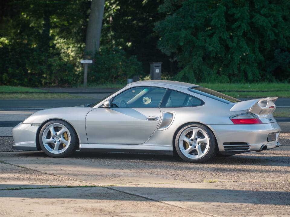 Bild 9/37 von Porsche 911 GT2 (2003)