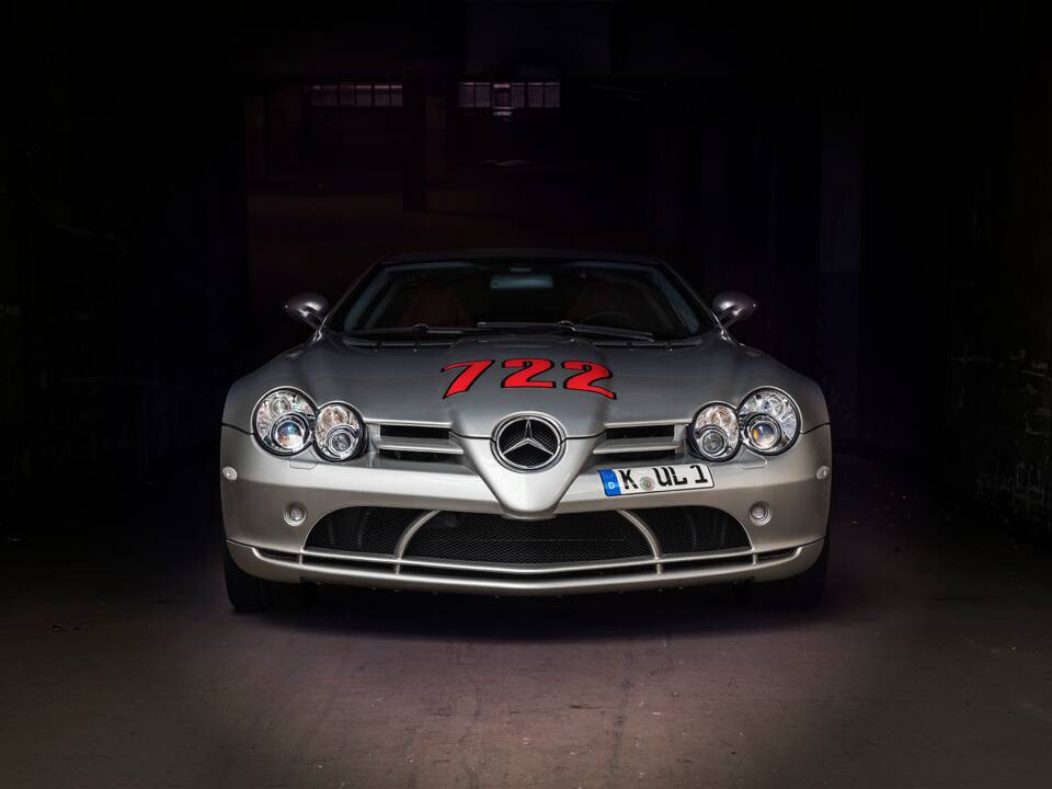 Image 26/61 of Mercedes-Benz SLR McLaren (2004)
