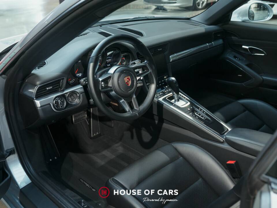Image 14/24 of Porsche 911 Carrera (2016)
