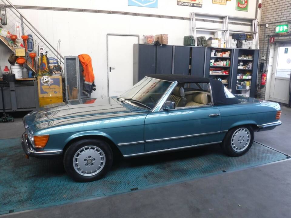 Imagen 5/50 de Mercedes-Benz 380 SL (1981)