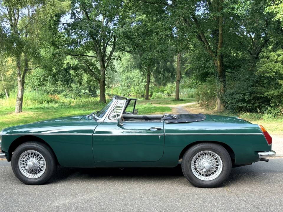 Afbeelding 11/22 van MG MGB (1976)
