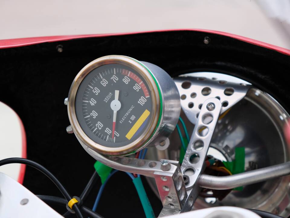 Image 30/44 of Moto Guzzi DUMMY (1972)