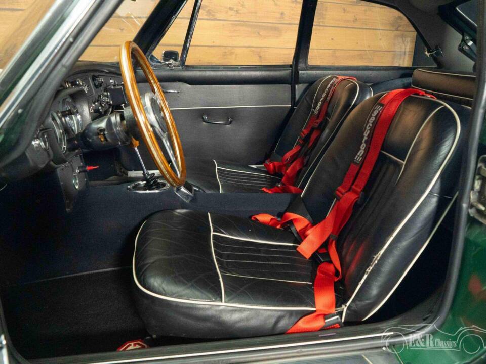 Afbeelding 12/19 van MG MGB GT (1966)