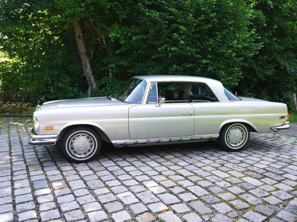 Bild 9/19 von Mercedes-Benz 280 SE 3,5 (1971)