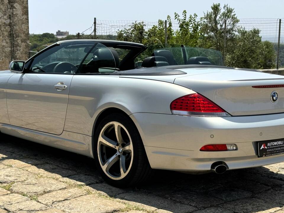 Imagen 23/26 de BMW 650i (2006)