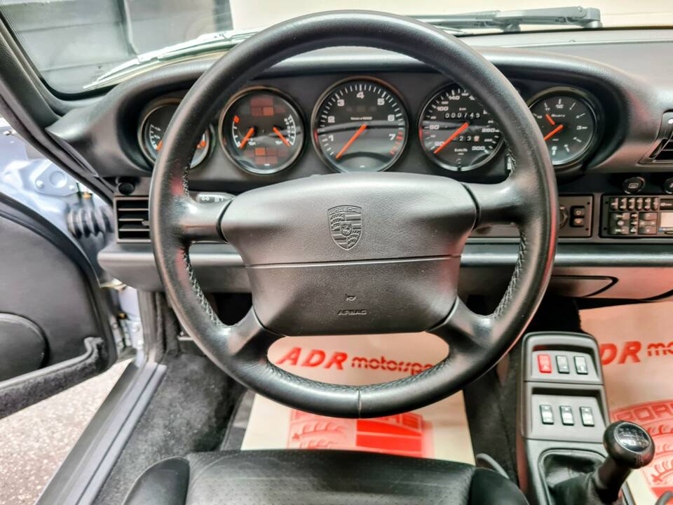 Immagine 10/34 di Porsche 911 Carrera (1996)
