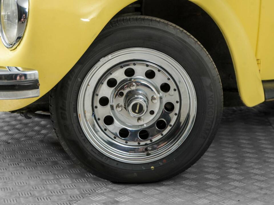 Immagine 4/50 di Volkswagen Käfer 1302 (1971)