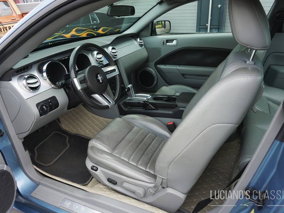 Bild 40/63 von Ford Mustang GT (2005)