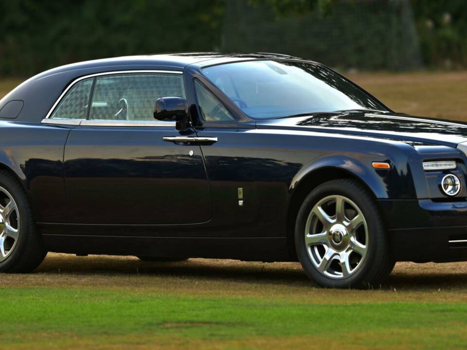 Image 21/50 of Rolls-Royce Phantom Coupé (2010)