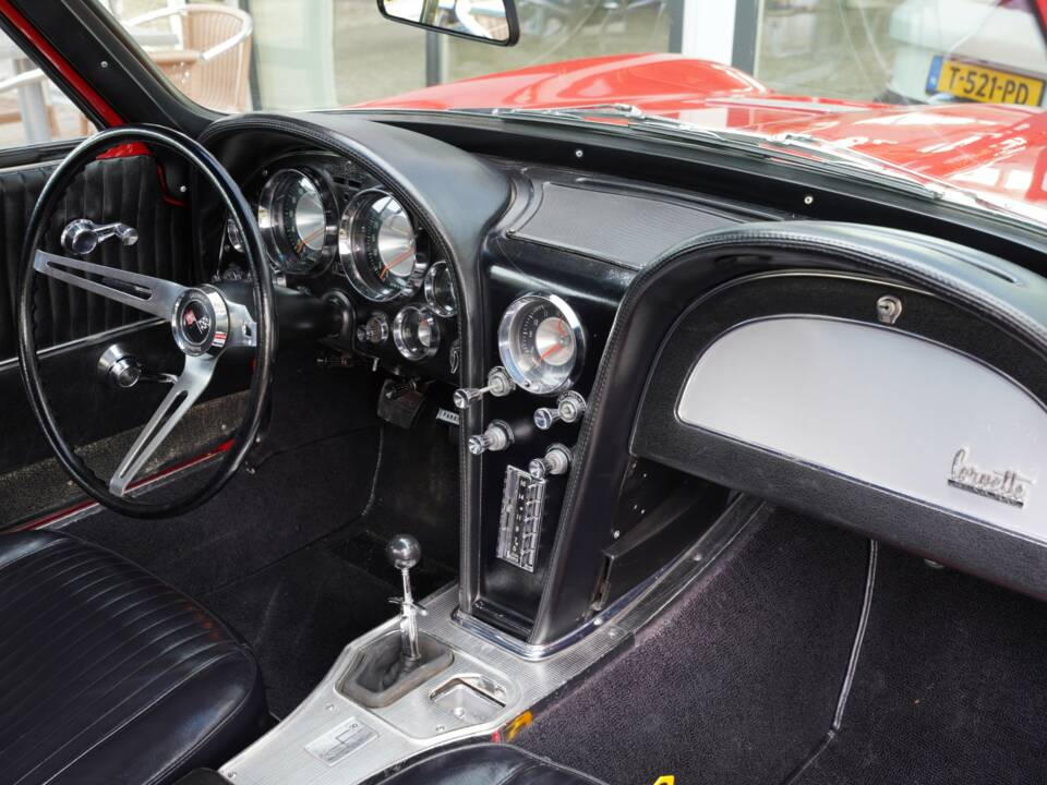 Image 14/50 of Chevrolet Corvette Sting Ray (1963)
