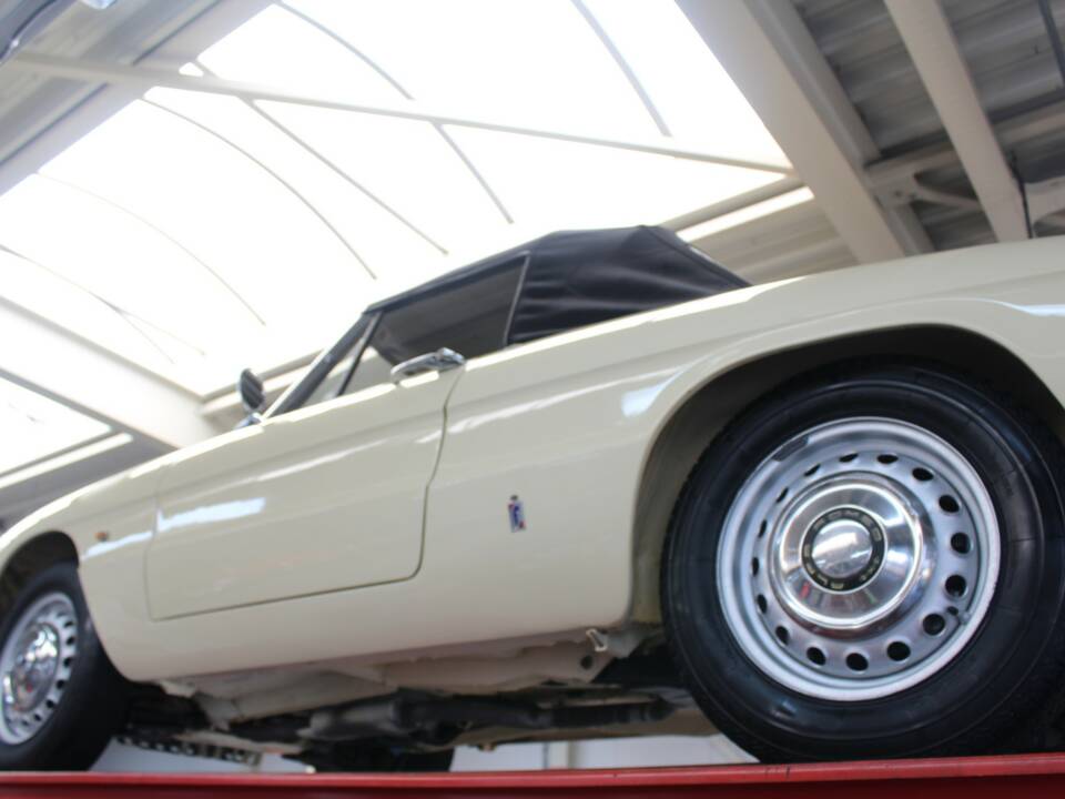 Image 14/50 of Alfa Romeo 1600 Duetto (1967)