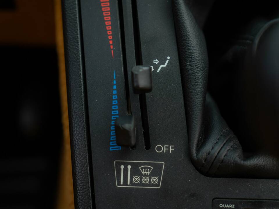 Image 40/50 of Alfa Romeo 2.0 Spider (1991)