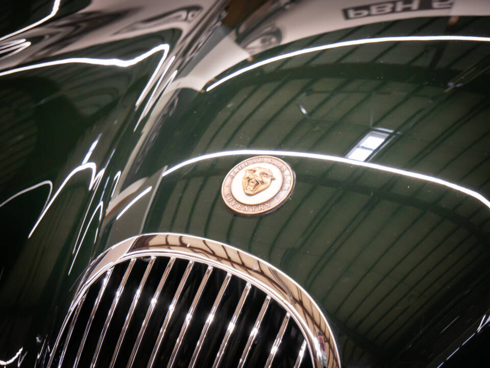 Image 25/30 of Jaguar XK 120 DHC (1953)