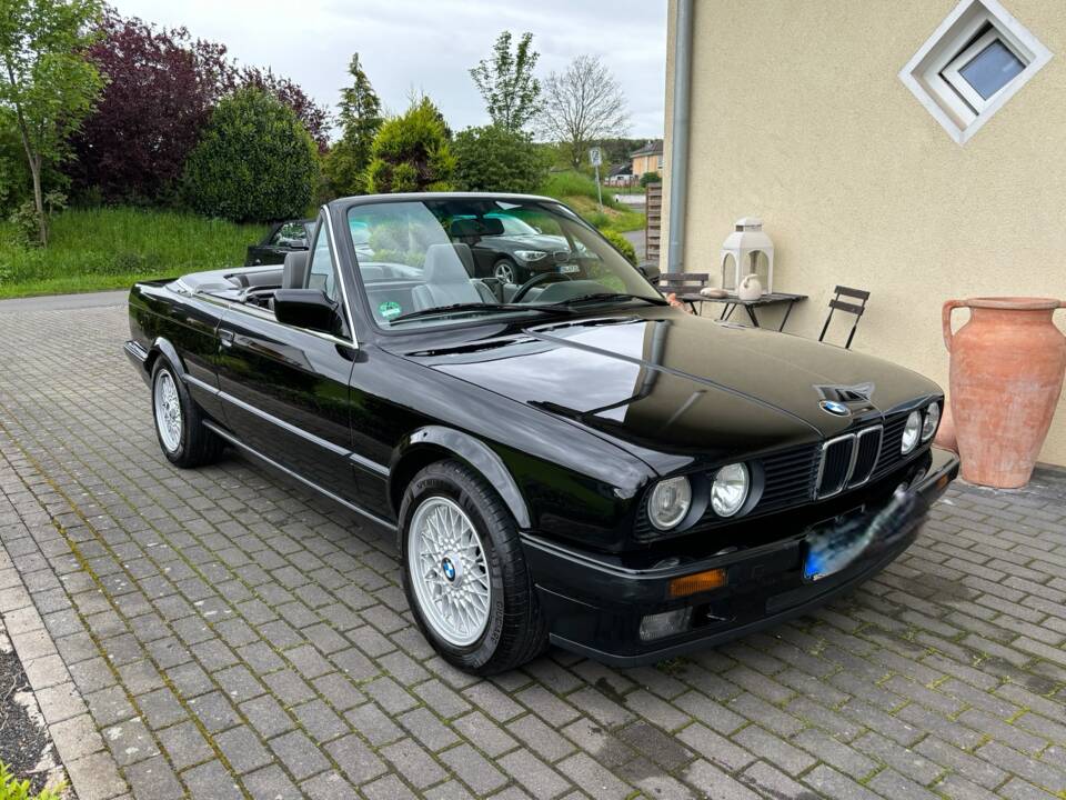 Image 1/40 of BMW 320i (1992)