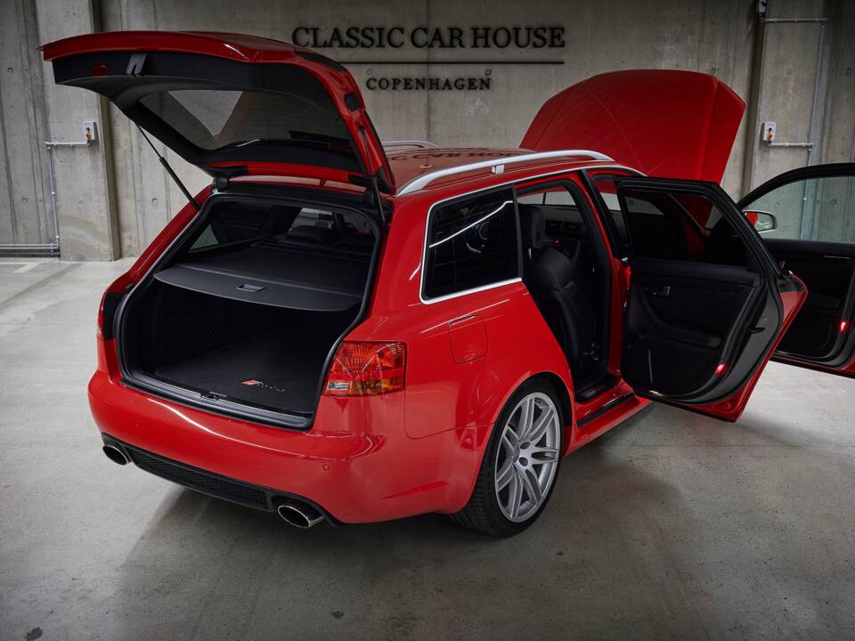Image 22/95 of Audi RS4 Avant (2006)